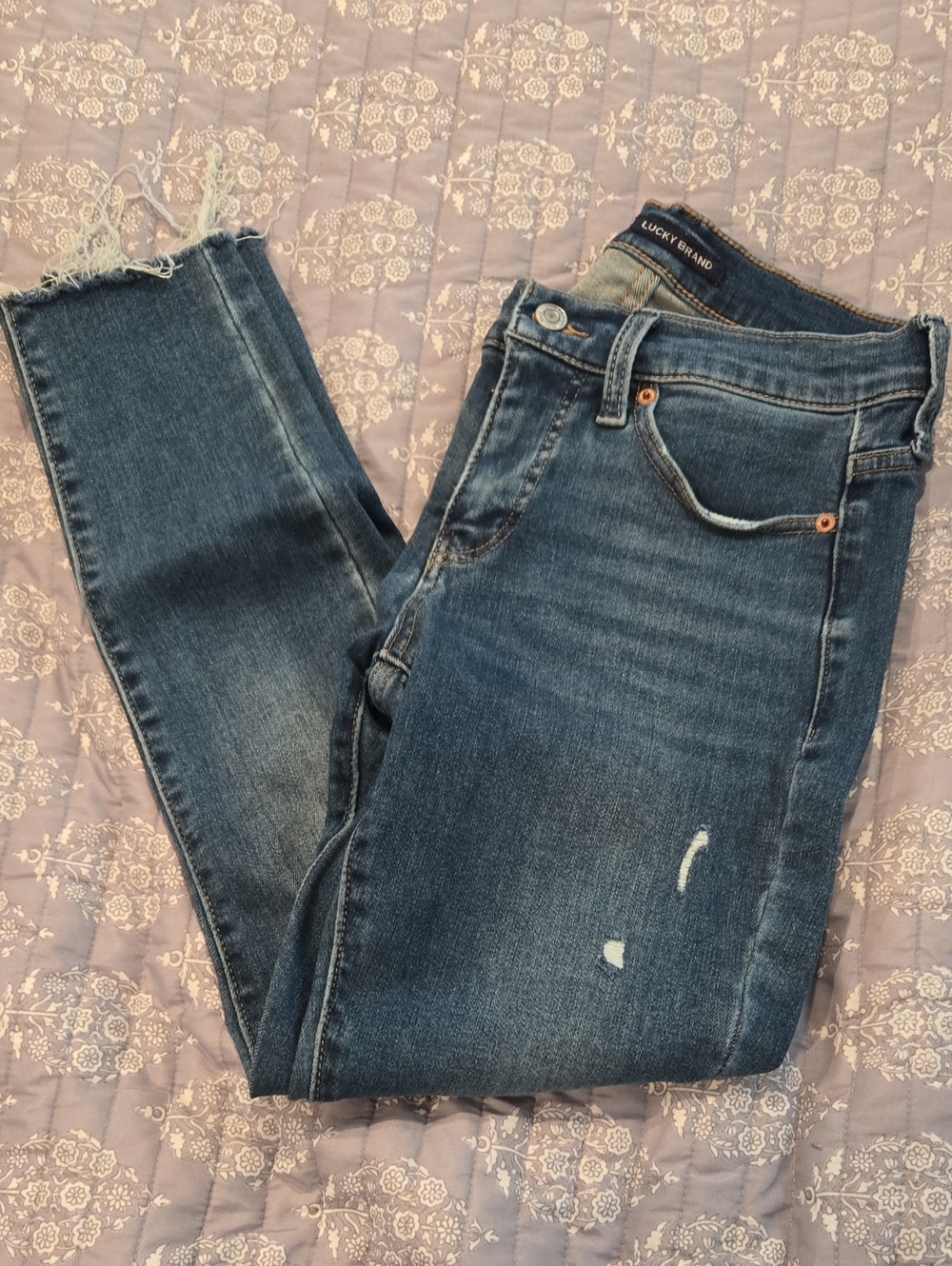 Lucky Brand Women's Medium Blue Frayed Hem Skinny Jeans